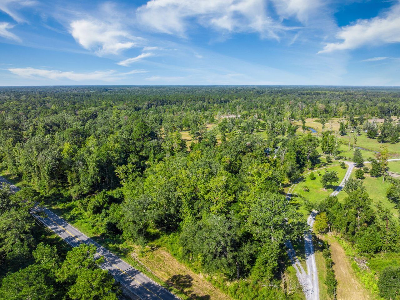 8275 Highway 165 Photo 18