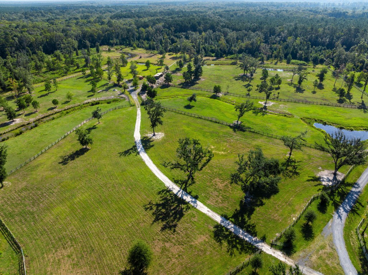 8275 Highway 165 Photo 26