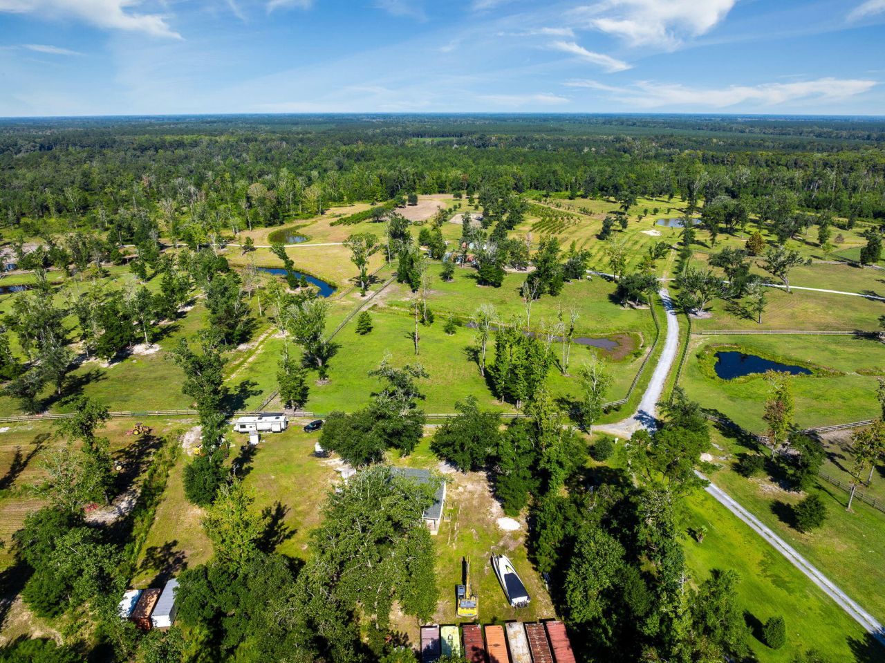 8275 Highway 165 Photo 29