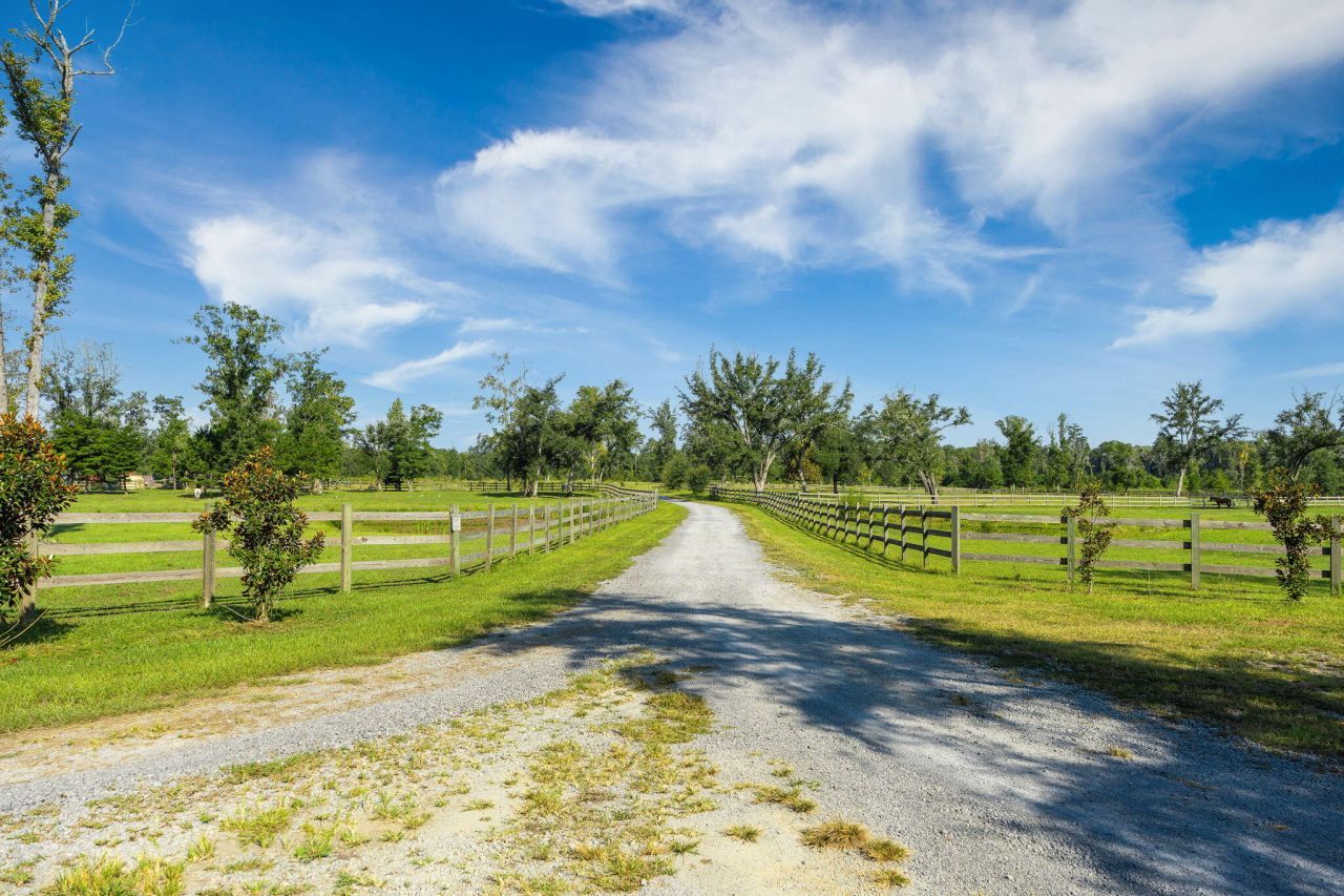 8275 Highway 165 Photo 5