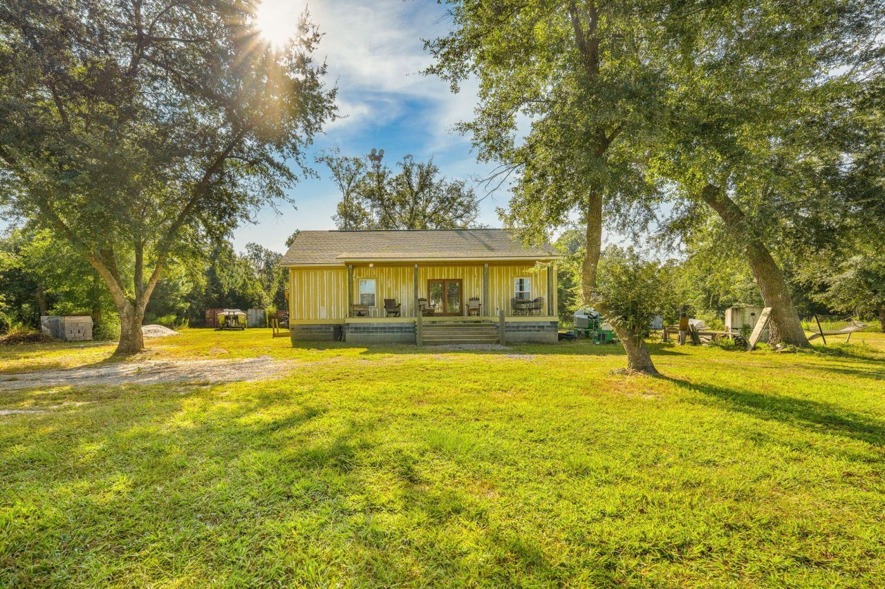 8275 Highway 165 Photo 7