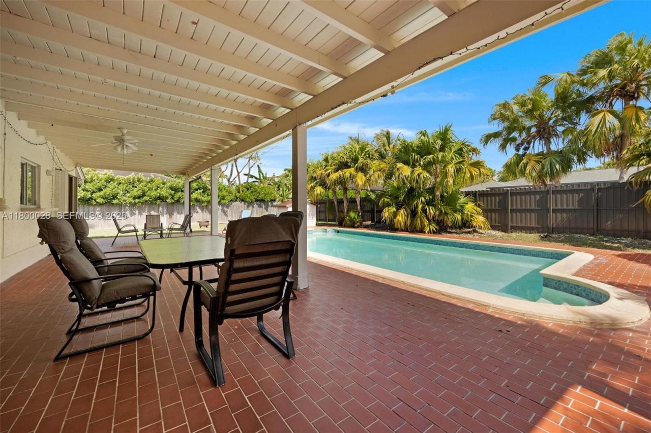 10241 SW 136th St, Miami, FL 33176 Photo