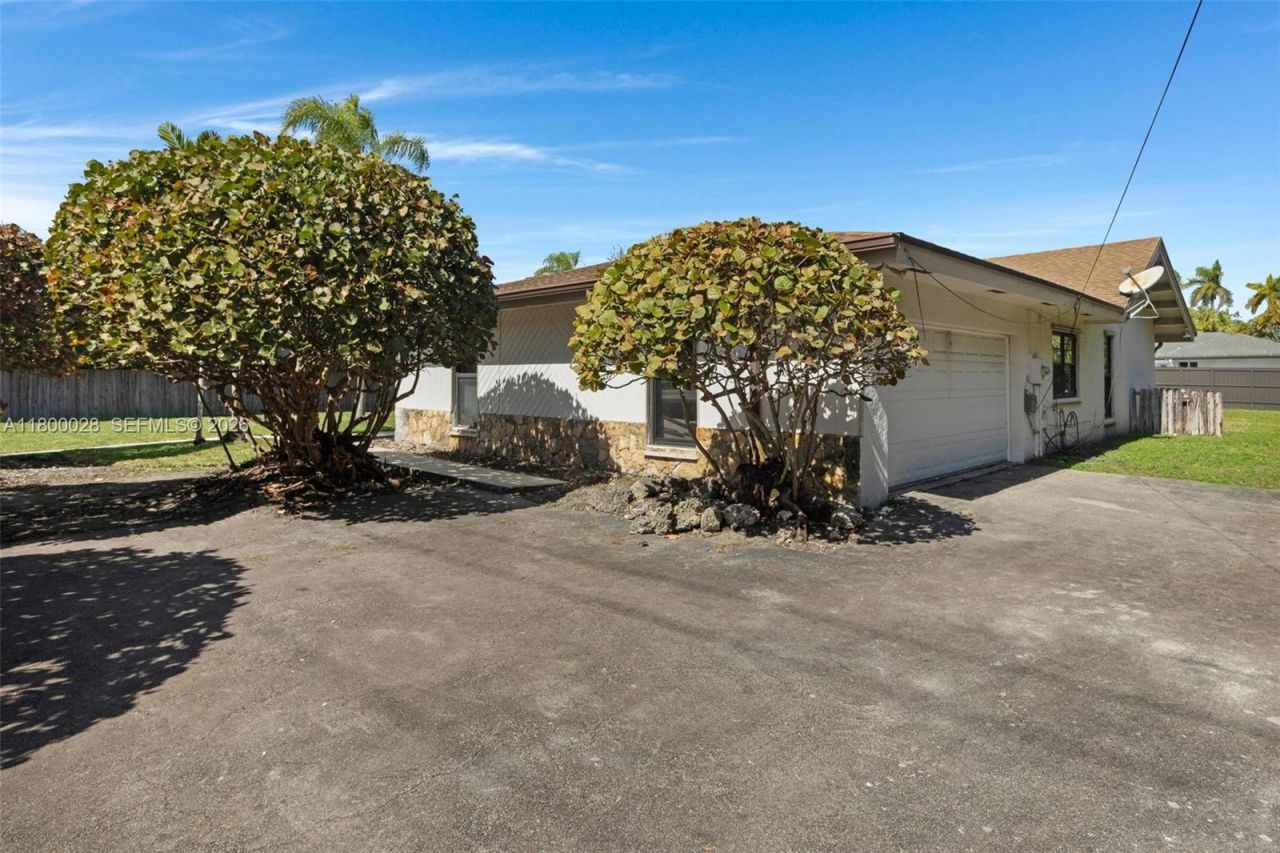 10241 SW 136th St, Miami, FL 33176 Photo