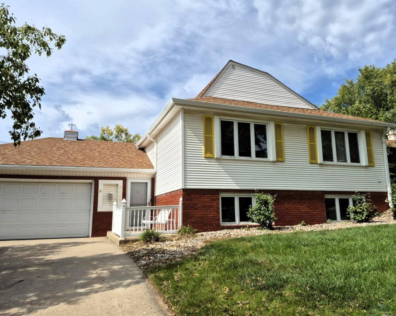 3005 Norman Dr, Sioux City, IA 51104 Main Photo