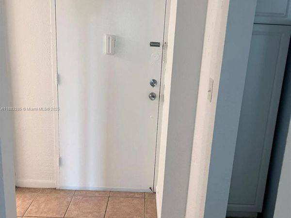 19380 Collins Ave, Unit 319, Sunny Isles Beach, FL 33160