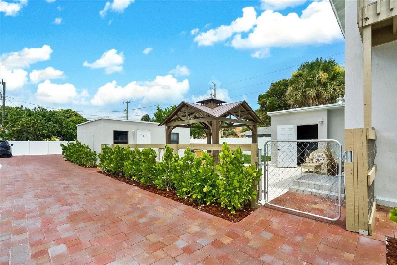 305 Cypress Drive E, Unit 1,2,3,4,5, Lake Park, FL 33403 Photo