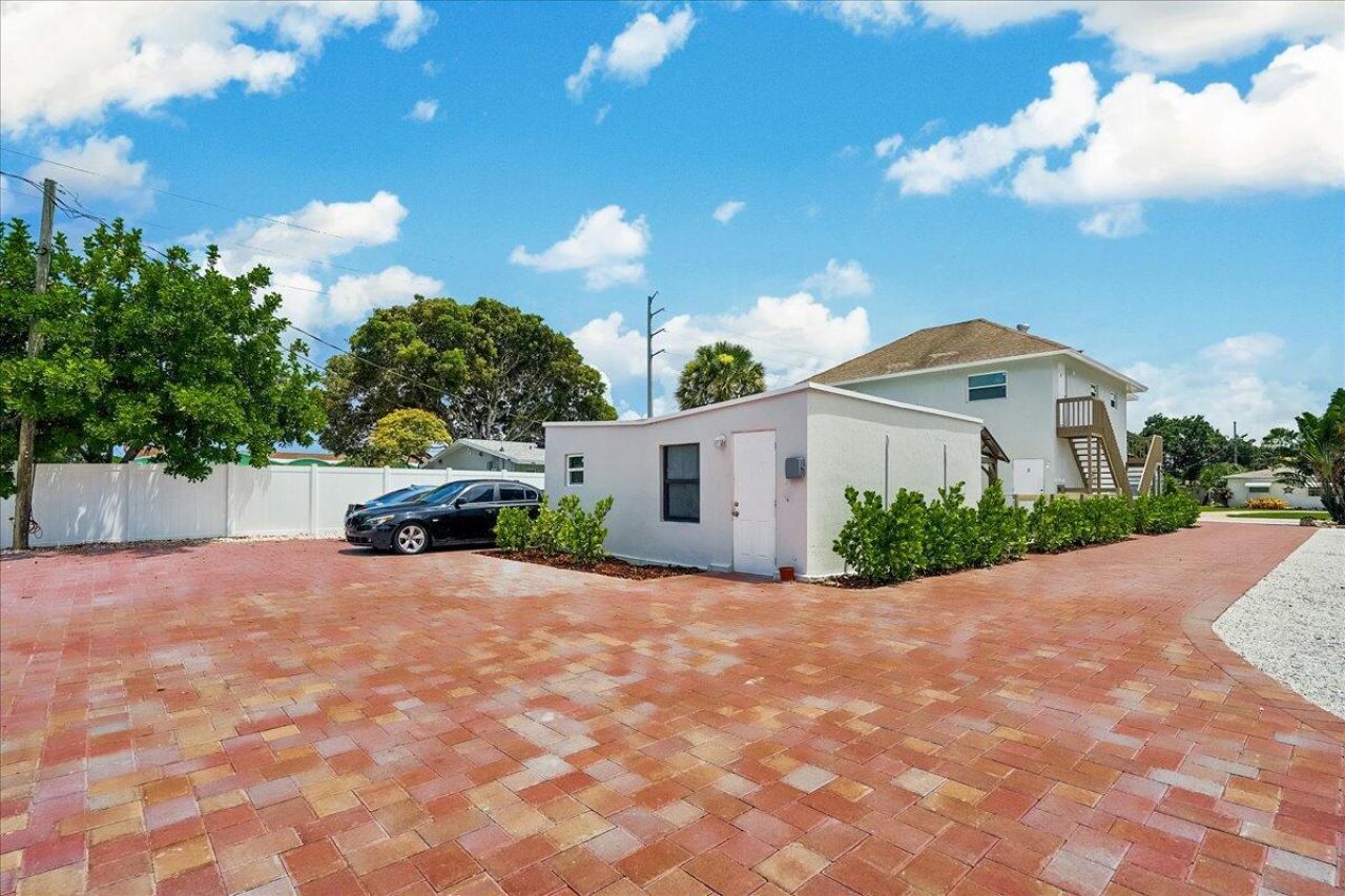305 Cypress Drive E, Unit 1,2,3,4,5, Lake Park, FL 33403 Photo