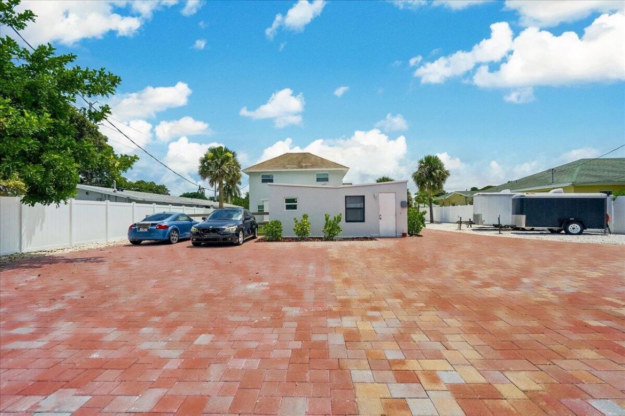 305 Cypress Drive E, Unit 1,2,3,4,5, Lake Park, FL 33403 Photo
