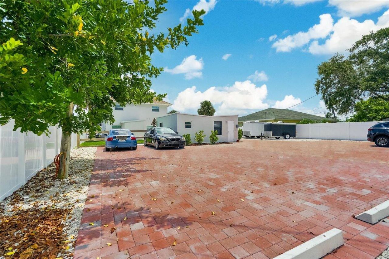 305 Cypress Drive E, Unit 1,2,3,4,5, Lake Park, FL 33403 Photo