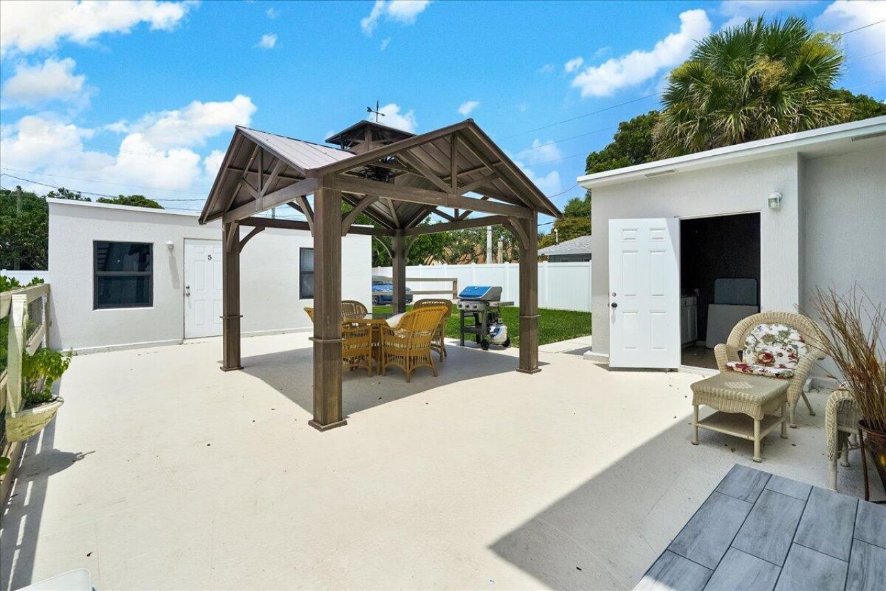 305 Cypress Drive E, Unit 1,2,3,4,5, Lake Park, FL 33403 Photo