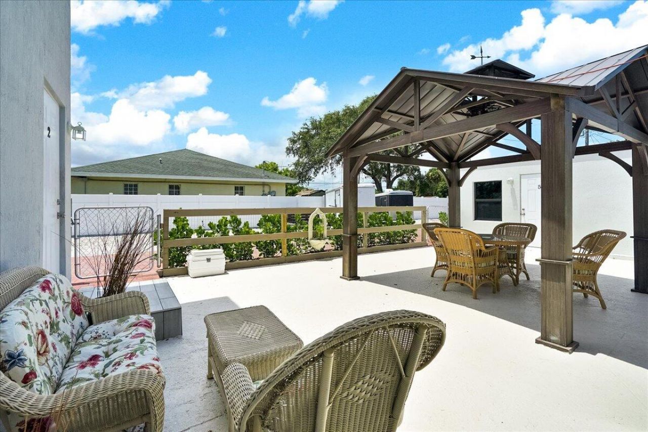 305 Cypress Drive E, Unit 1,2,3,4,5, Lake Park, FL 33403 Photo