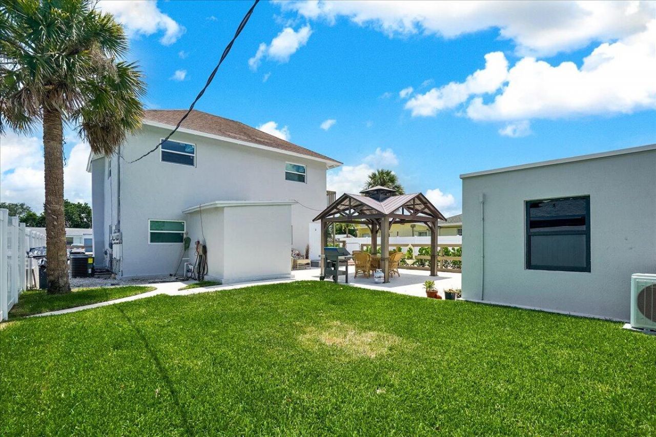 305 Cypress Drive E, Unit 1,2,3,4,5, Lake Park, FL 33403 Photo