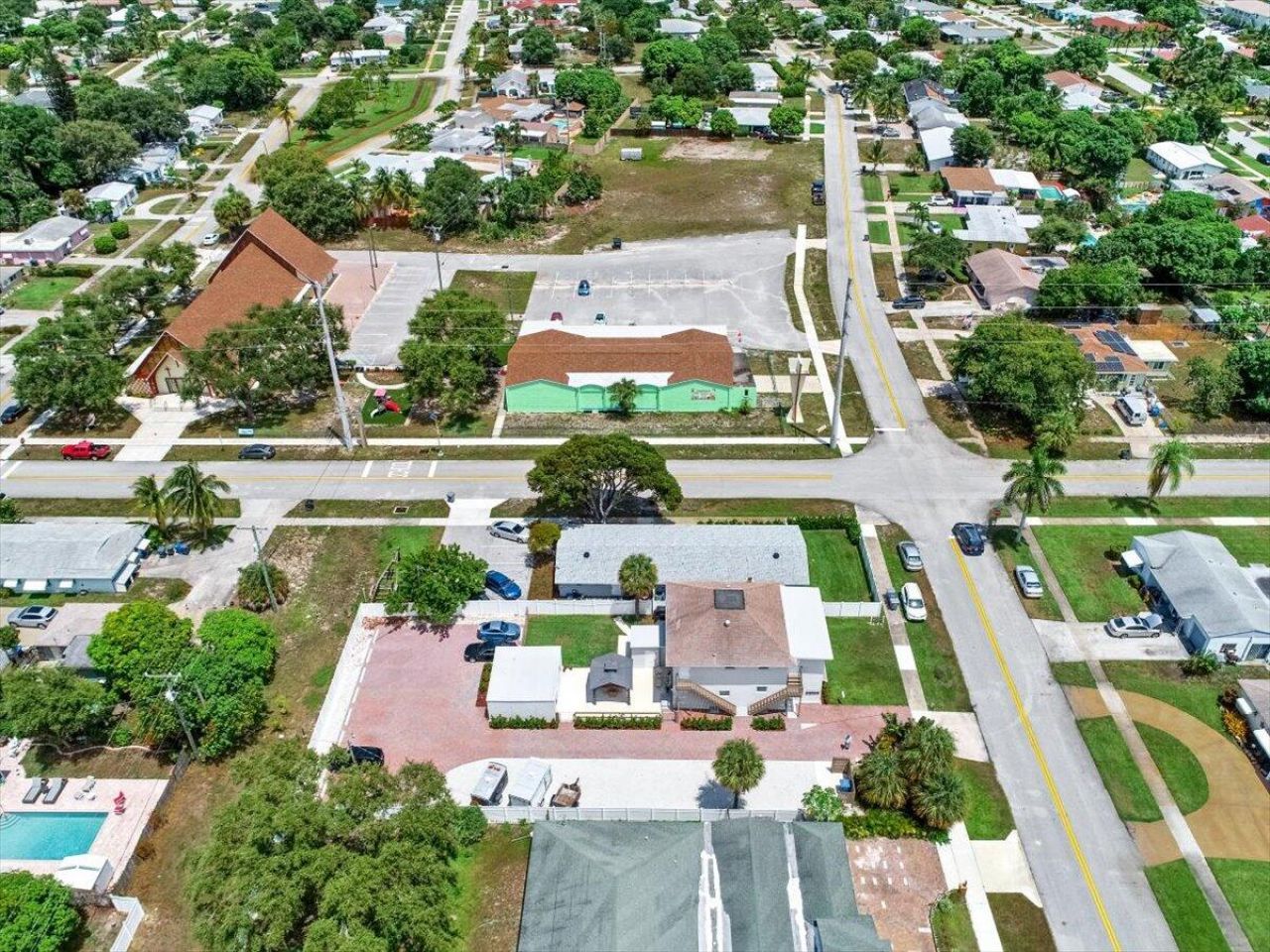 305 Cypress Drive E, Unit 1,2,3,4,5, Lake Park, FL 33403 Photo