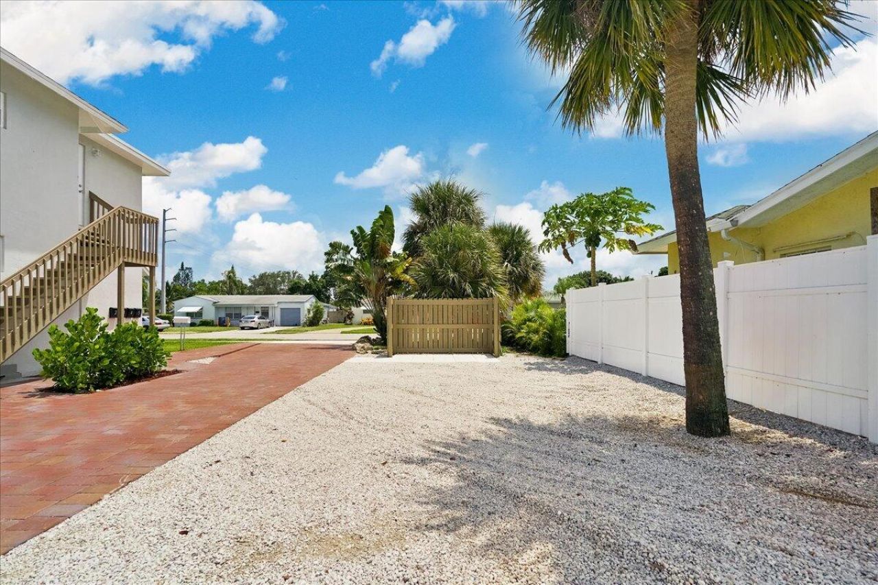 305 Cypress Drive E, Unit 1,2,3,4,5, Lake Park, FL 33403 Photo