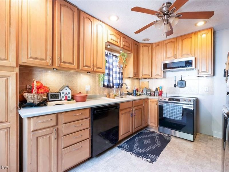 28 Terrace Drive, Youngstown, OH 44512 Photo 13
