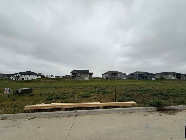 Lot 60 Rustic Point Lane, Dubuque, IA 52002