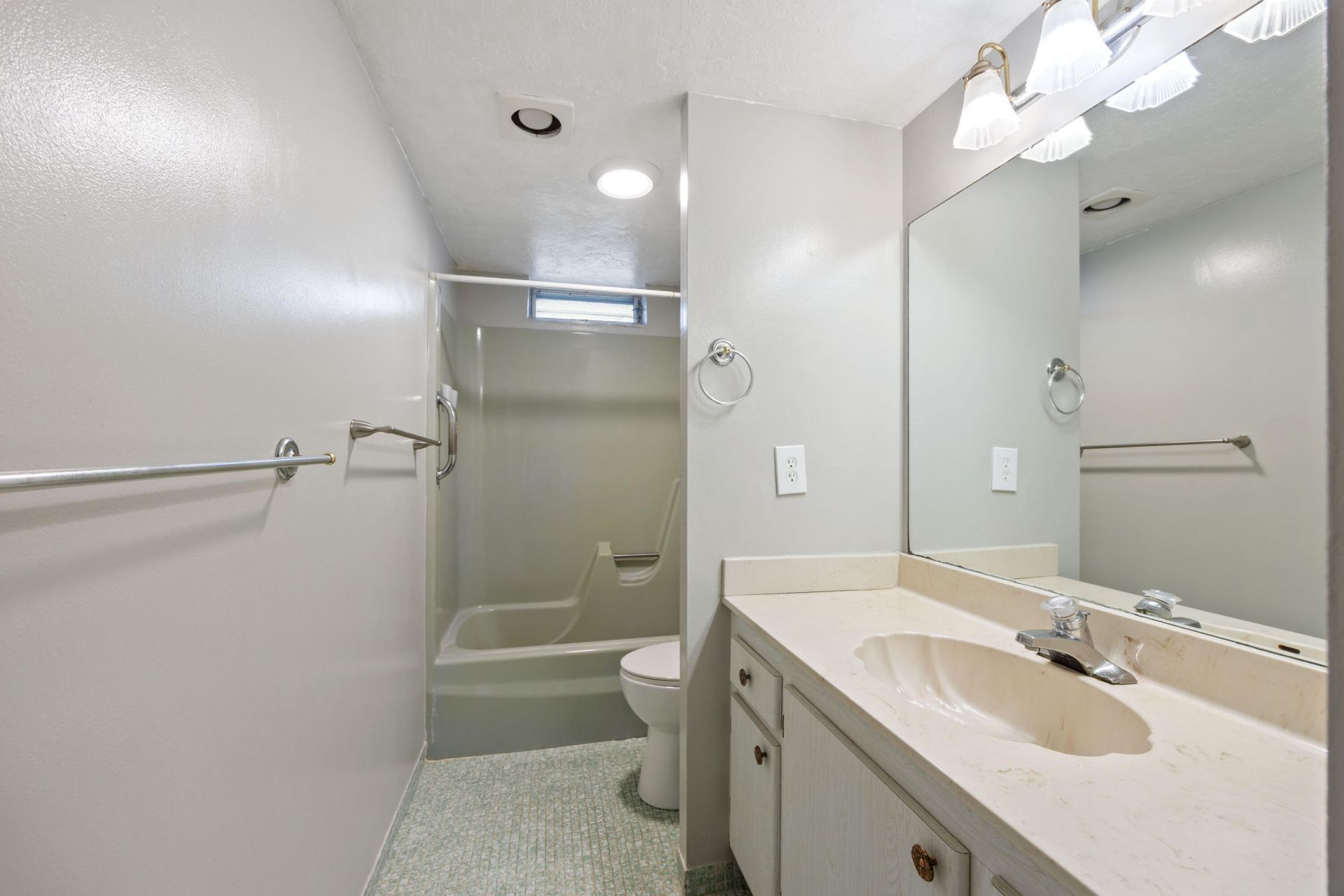 230 NE 26th Avenue, Unit 206, Boynton Beach, FL 33435 Photo