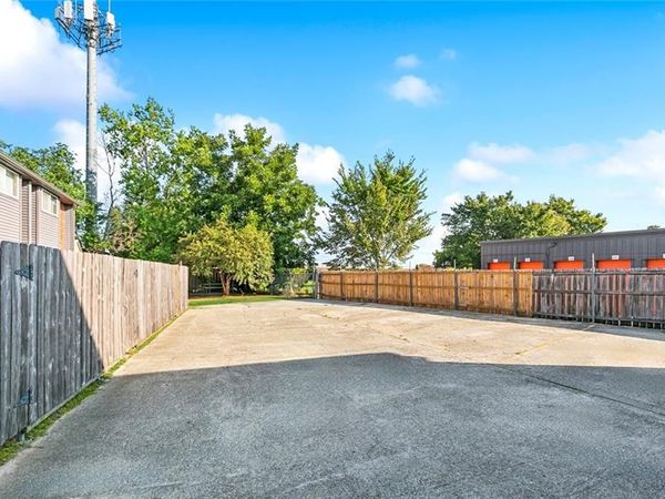 11900-50 LAKELAND Court, New Orleans, LA 70128