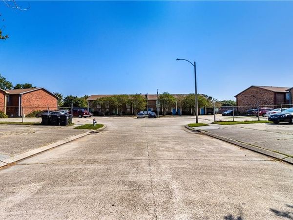 11900-50 LAKELAND Court, New Orleans, LA 70128