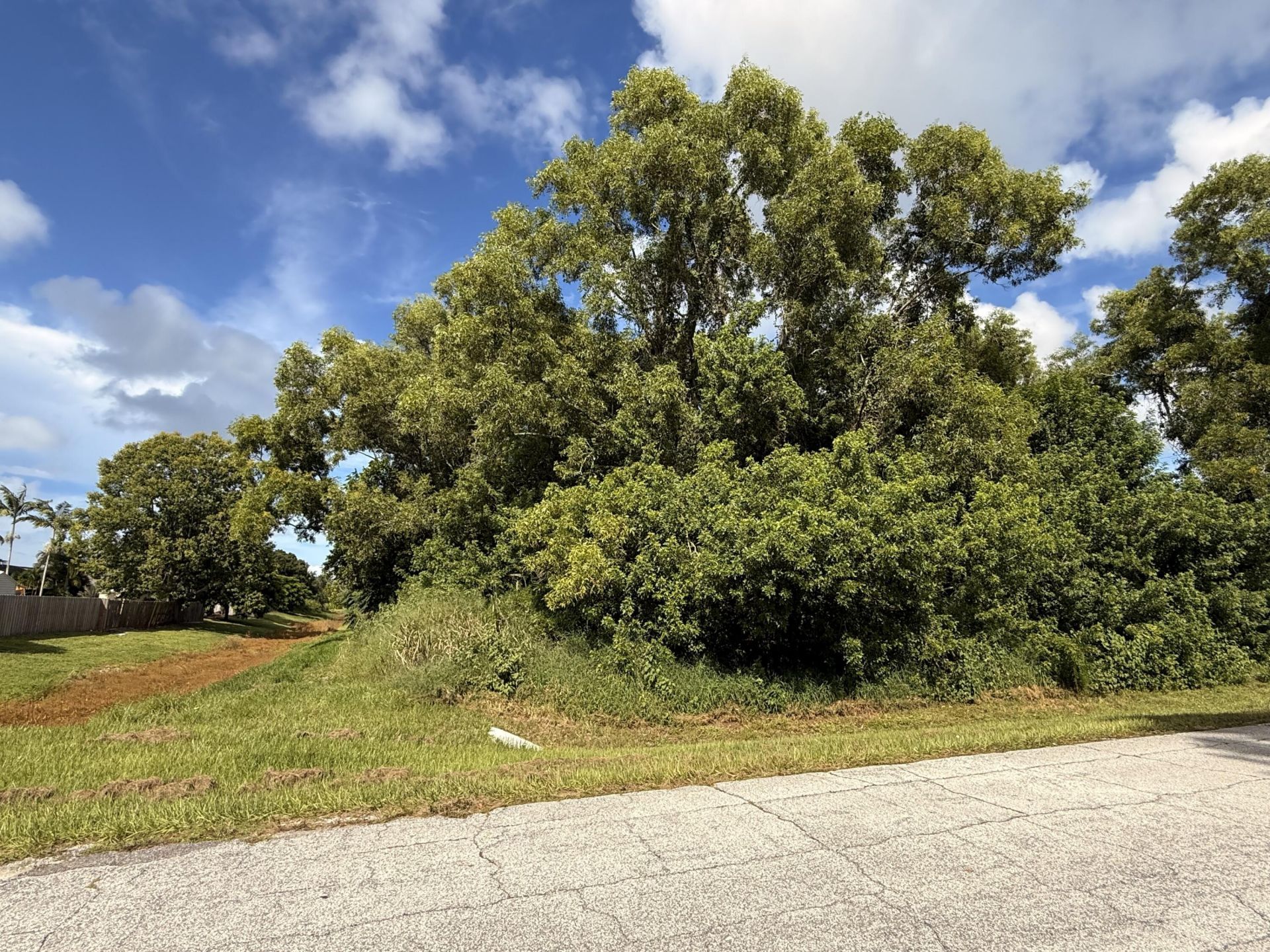 574 SE Nome Drive, Port Saint Lucie, FL 34984 Photo