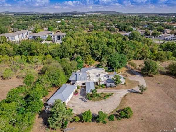 901 RIVER RD, Boerne, TX 78006