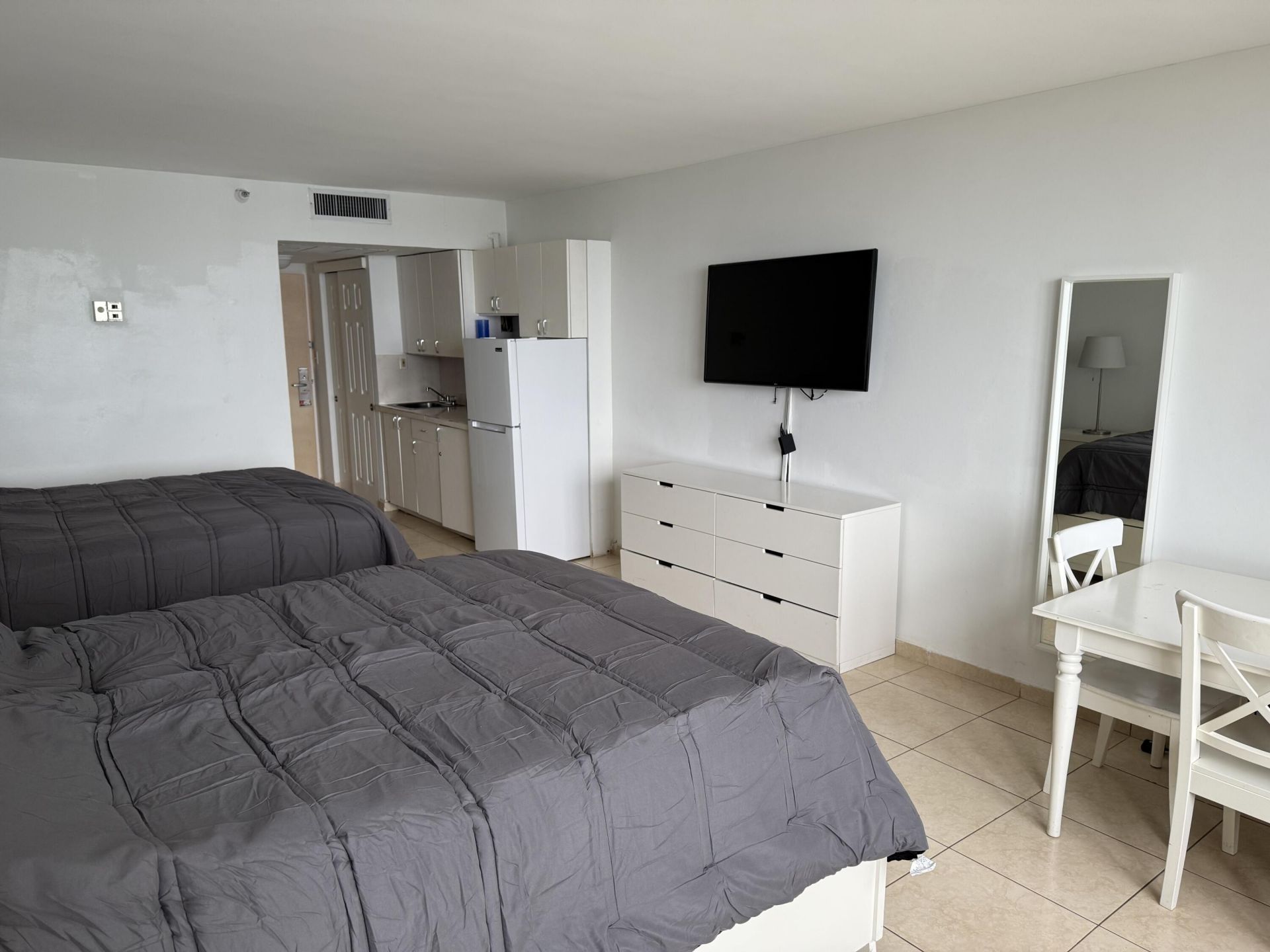 19201 Collins Avenue, Unit 448, Sunny Isles Beach, FL 33160 Photo