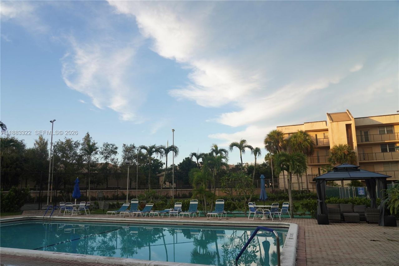 2551 Aragon Blvd, Unit 310, Sunrise, FL 33322 Photo