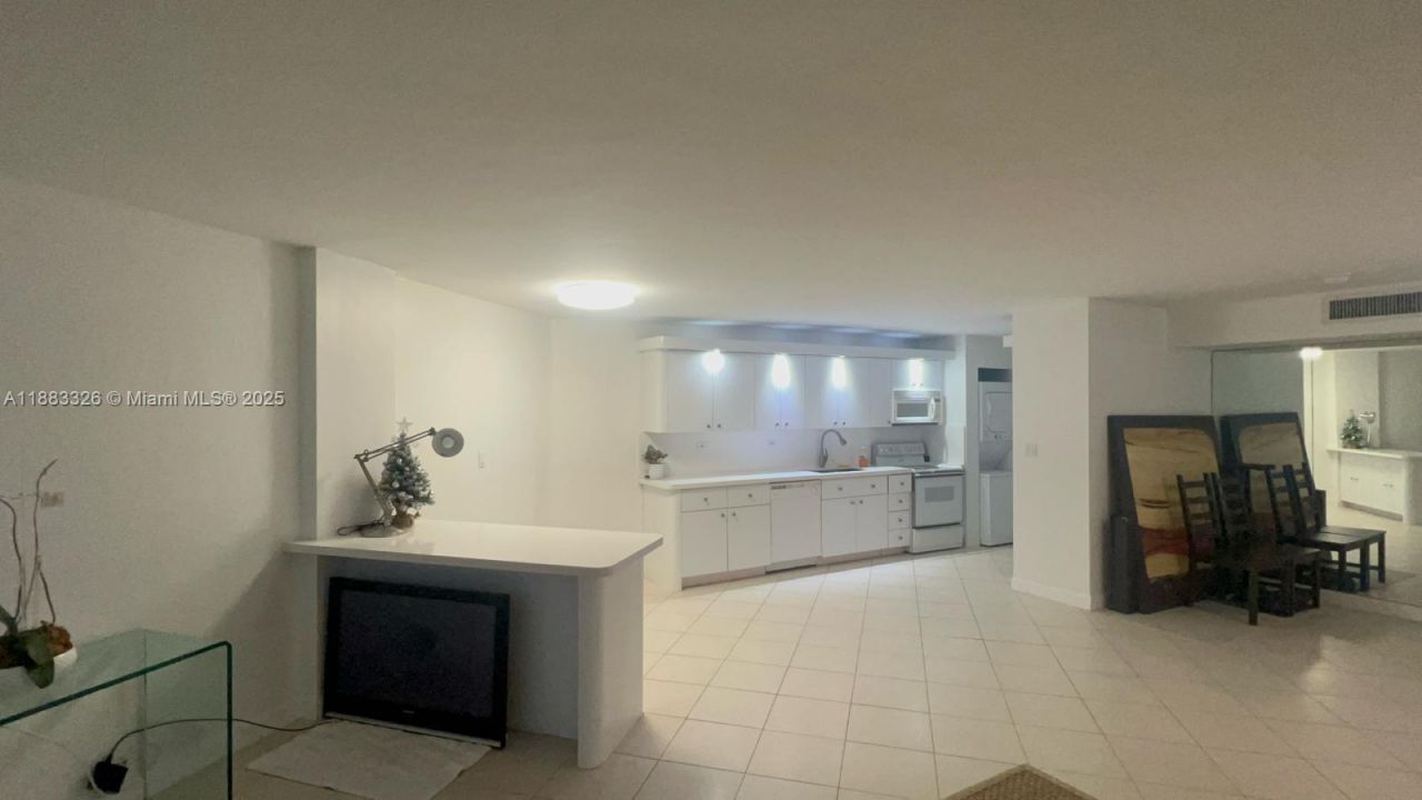 7135 Collins Ave, Unit 702, Miami Beach, FL 33141 Photo