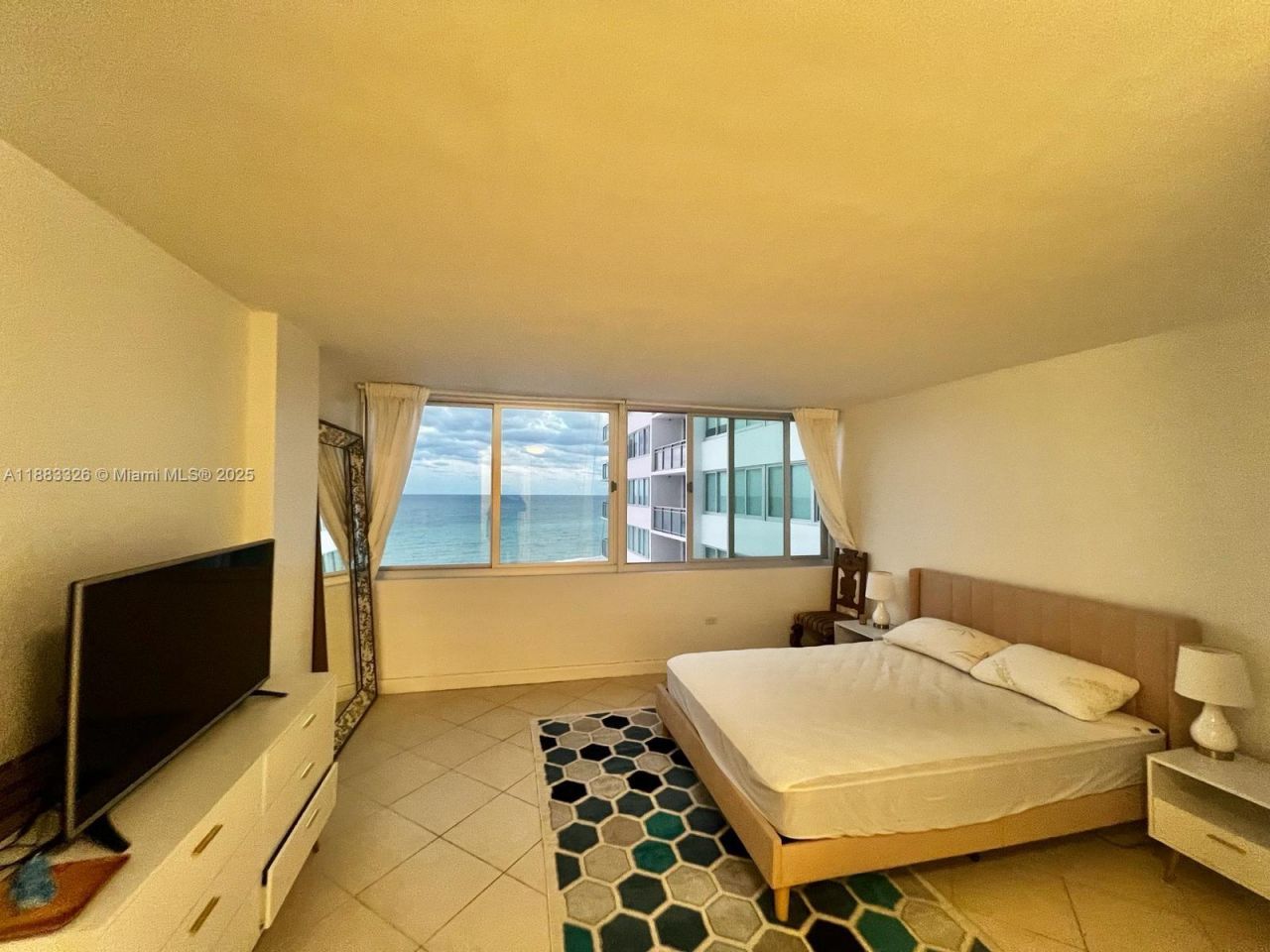 7135 Collins Ave, Unit 702, Miami Beach, FL 33141 Photo