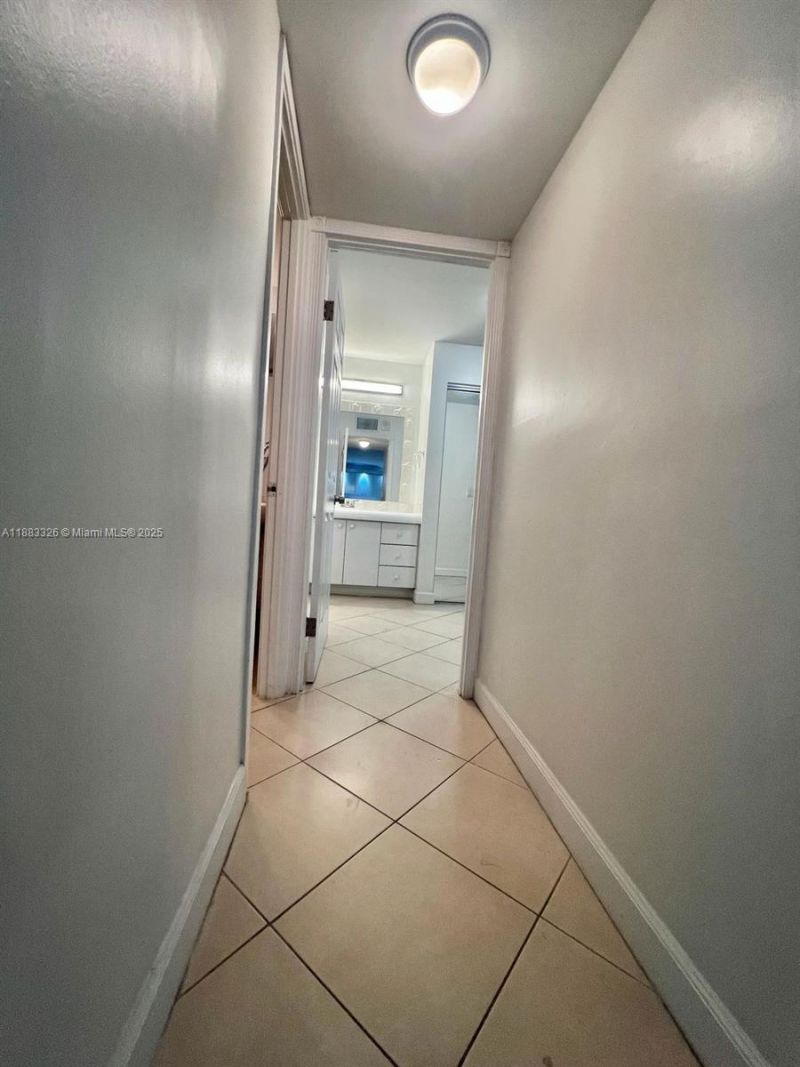 7135 Collins Ave, Unit 702, Miami Beach, FL 33141 Photo
