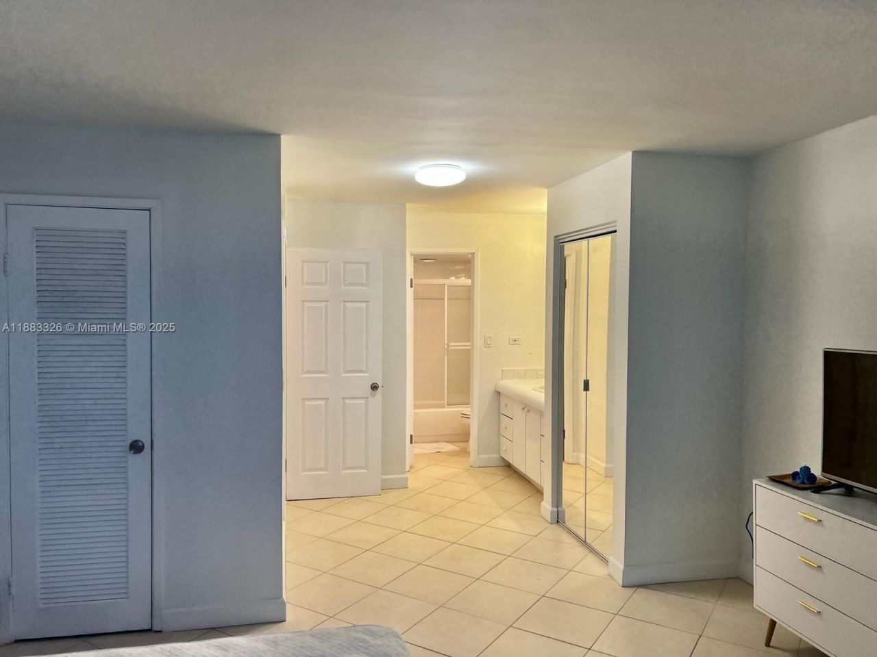 7135 Collins Ave, Unit 702, Miami Beach, FL 33141 Photo