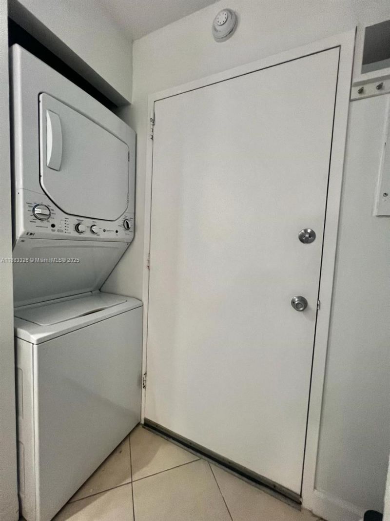 7135 Collins Ave, Unit 702, Miami Beach, FL 33141 Photo