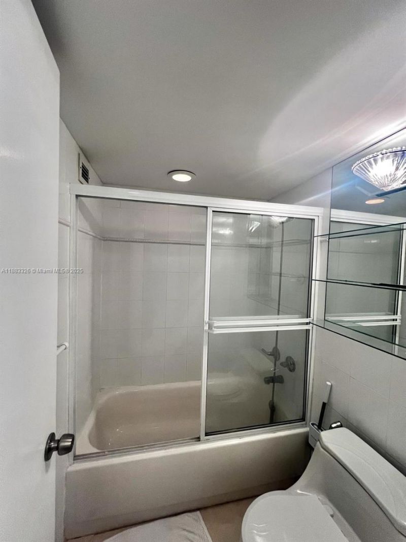 7135 Collins Ave, Unit 702, Miami Beach, FL 33141 Photo
