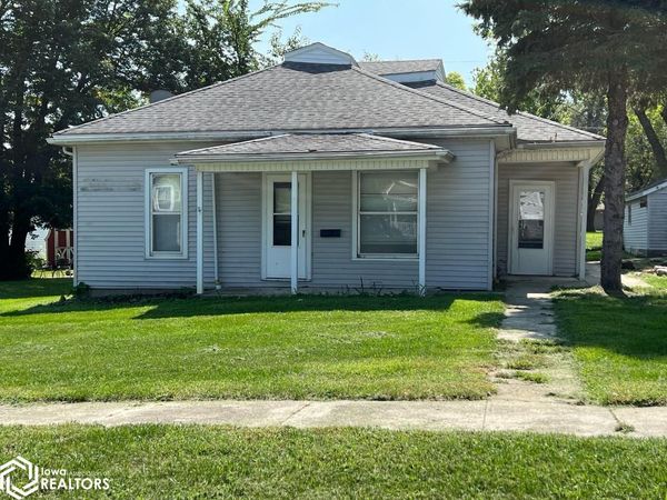 605 E Monroe, Mount Ayr, IA 50854