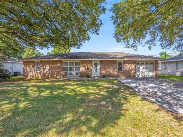 132 Lee Street, Lake Charles, LA 70605