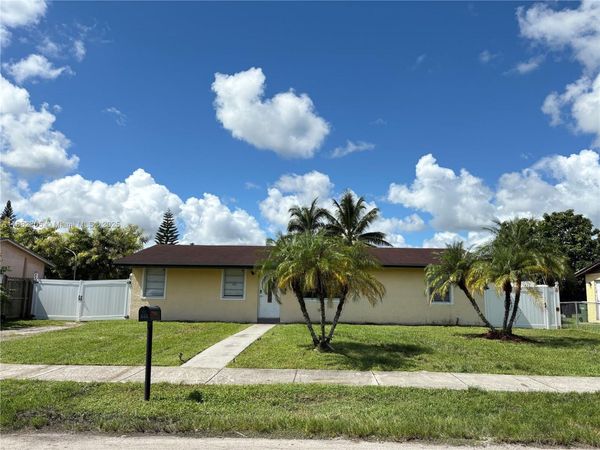 548 SW 16th Ter, Homestead, FL 33030