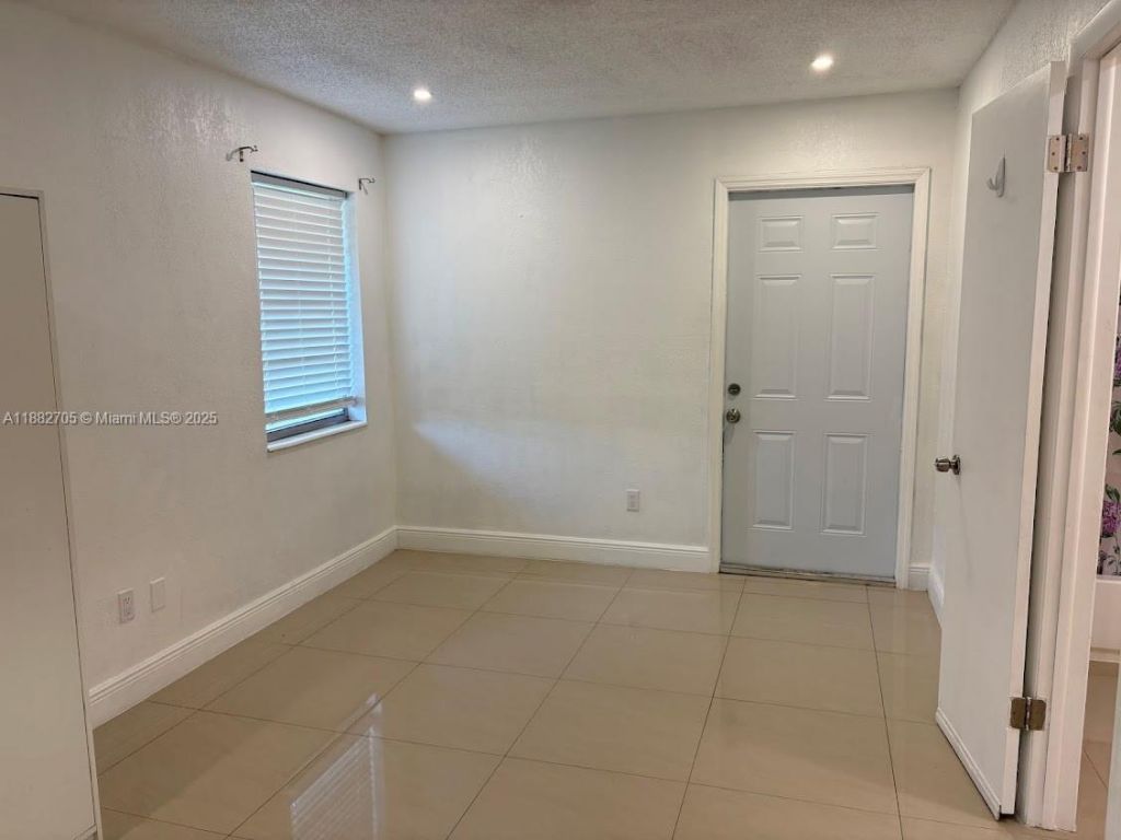 548 SW 16th Ter, Homestead, FL 33030 Photo