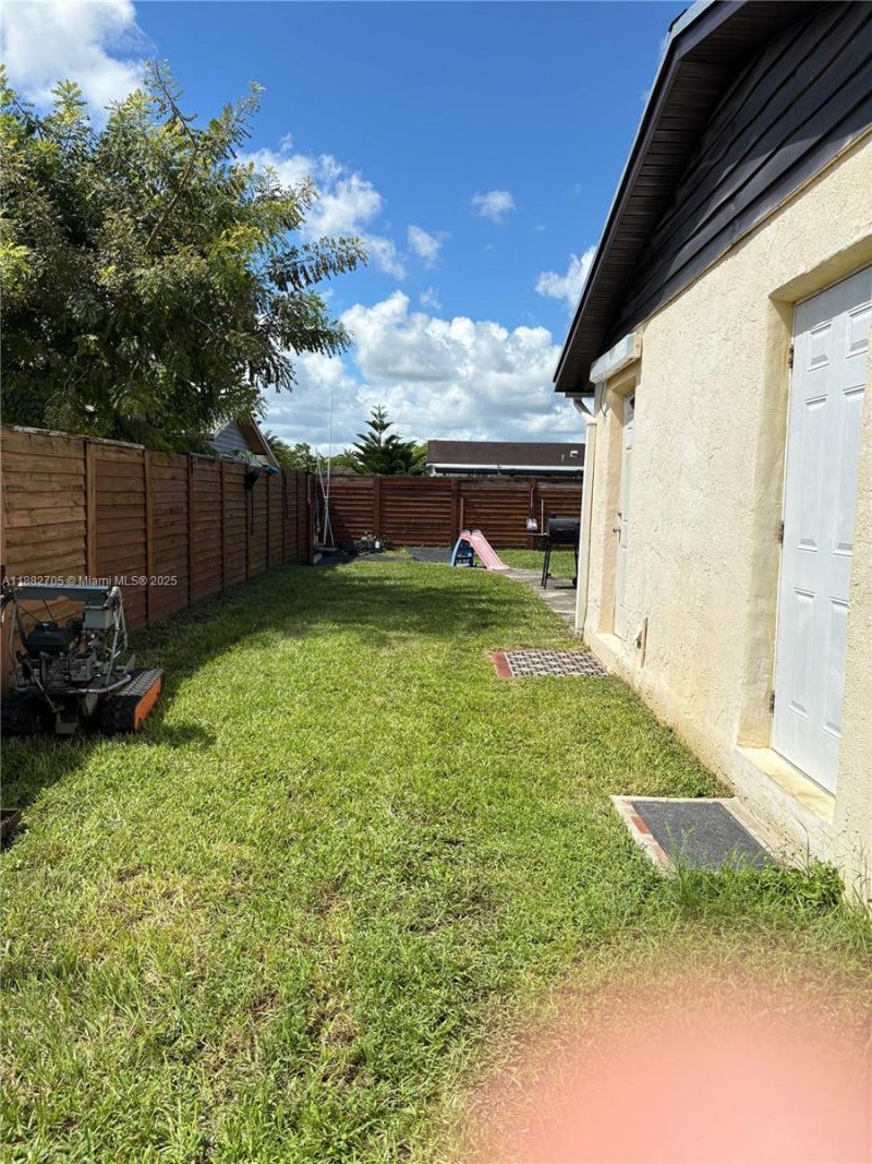 548 SW 16th Ter, Homestead, FL 33030 Photo