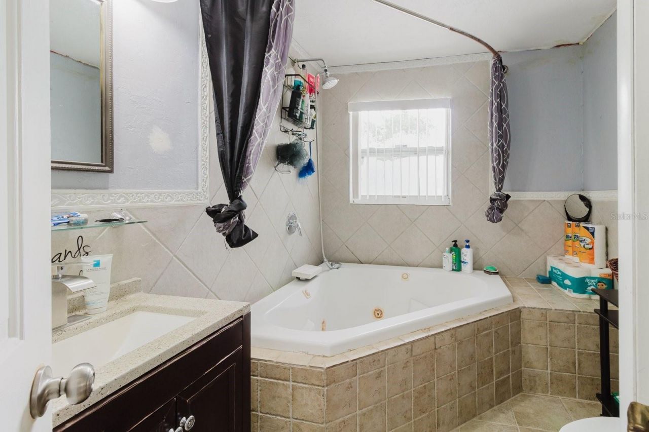 7200 8th Street N, Saint Petersburg, FL 33702 Photo