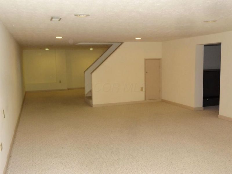 108 Walcreek Drive W, Columbus, OH 43230 Photo 11