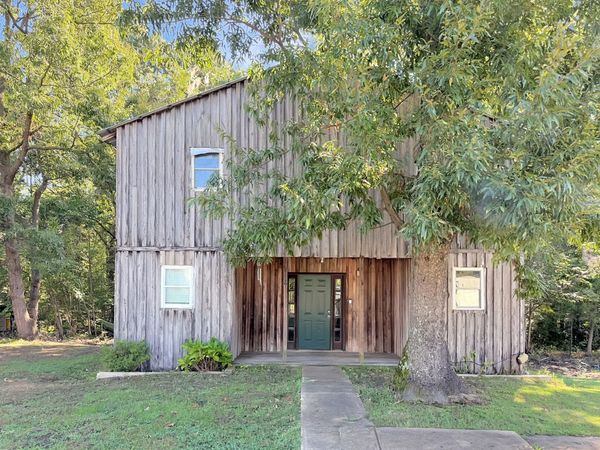 211 Meridian Dr, Greenfield, TN 38230