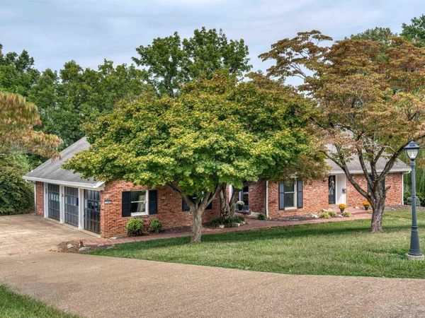 7366 Parkridge Road, Newburgh, IN 47630