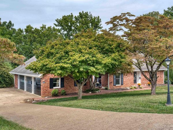 7366 Parkridge Road, Newburgh, IN 47630