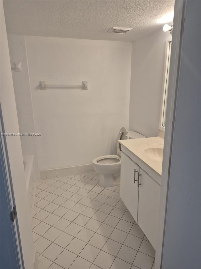 2701 SE 12th Pl, Unit 106, Homestead, FL 33035 Photo