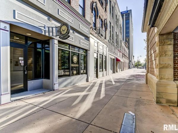 8 S Old State Capitol Plaza, Unit A, Springfield, IL 62701