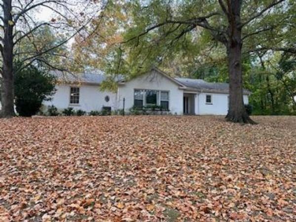 1401 Chickasaw, Paris, TN 38242