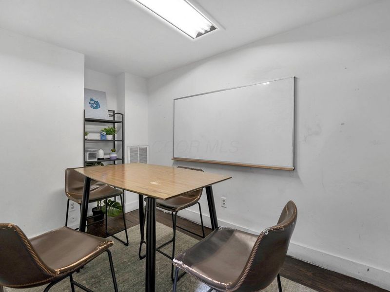 1069 W Broad Street, Columbus, OH 43222 Photo 9