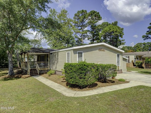 609 Outrigger Court, Hampstead, NC 28443