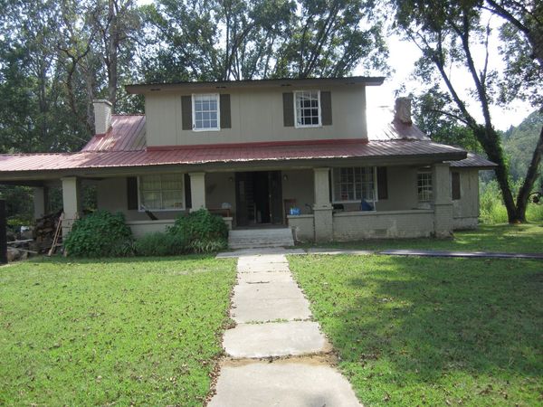 136 N Guyton Blvd, Blue Mountain, MS 38610