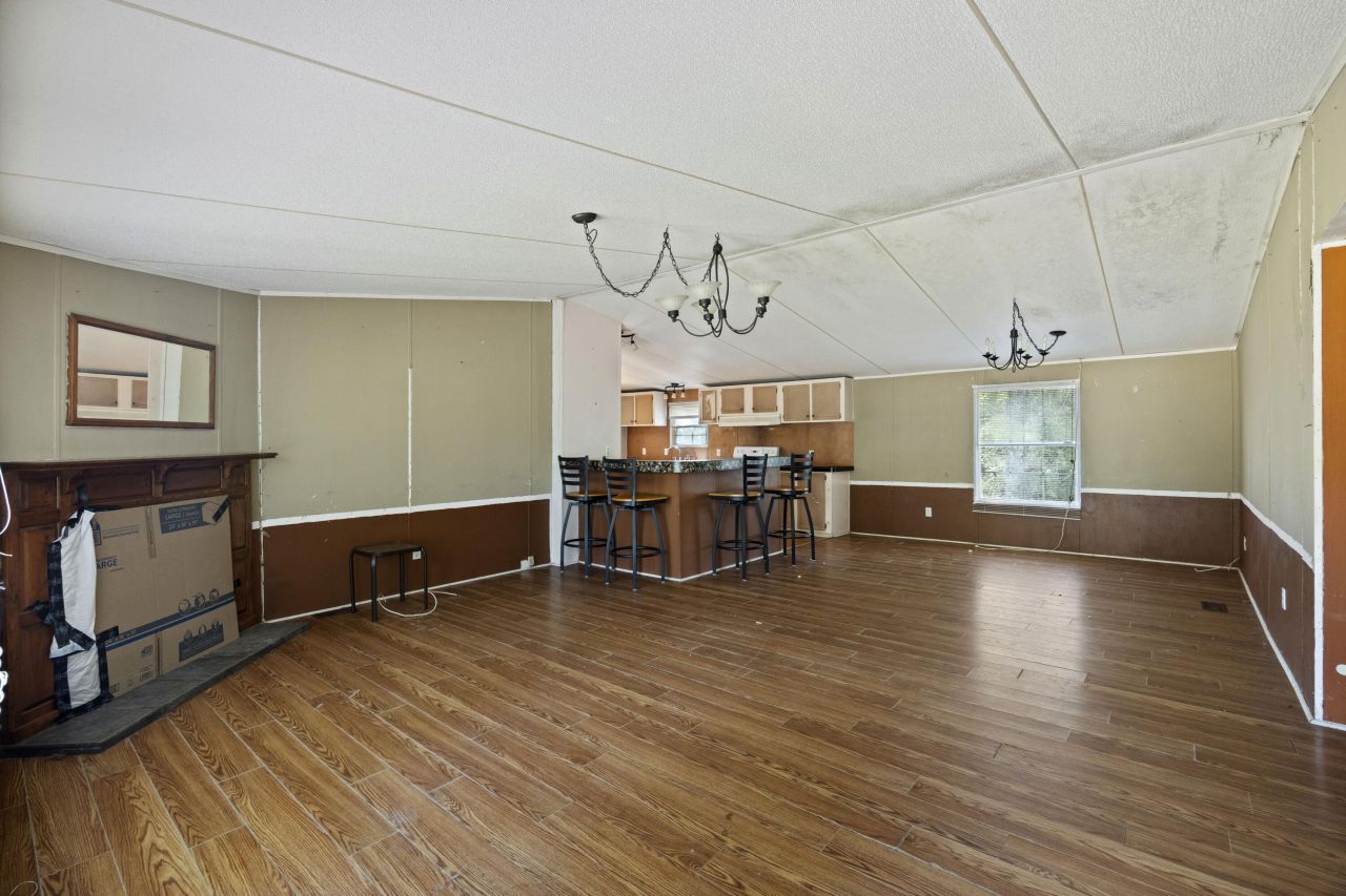 197 Davis Circle Photo 11